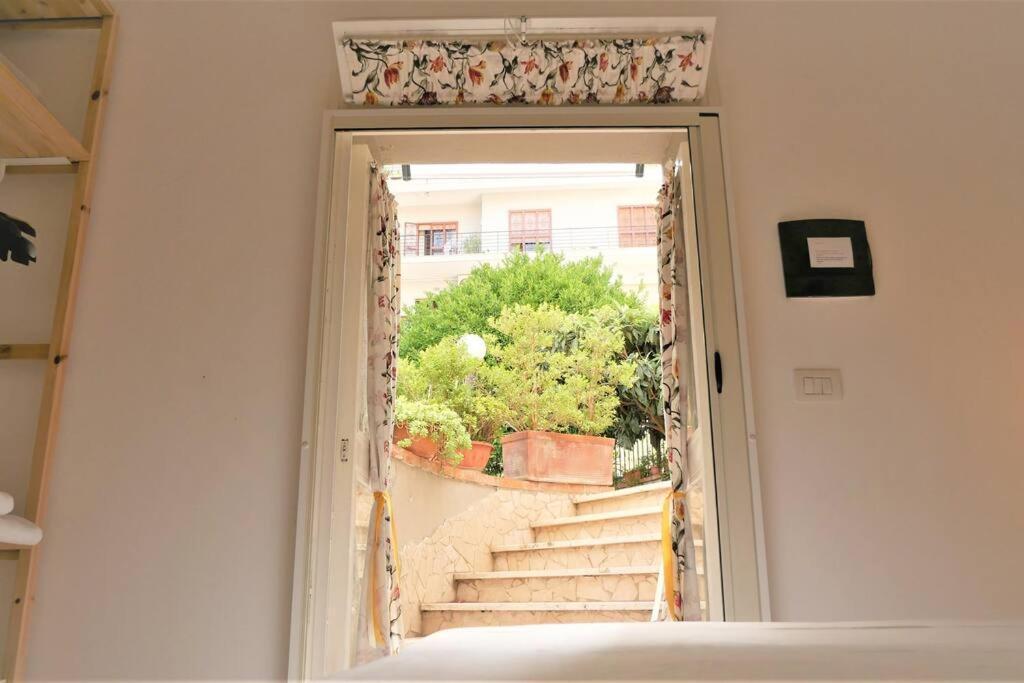 House With Garden And Parking Space In Mergellina Nápoles Exterior foto